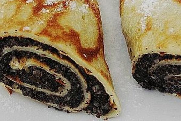 Sima palacsinta mákos töltelékkel Sima palacsinta mákos töltelékkel